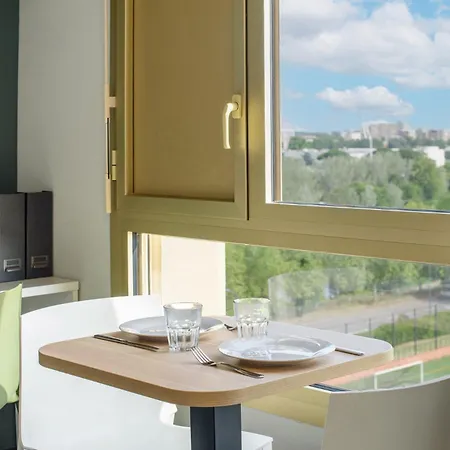 Student Factory Stadium Apartman